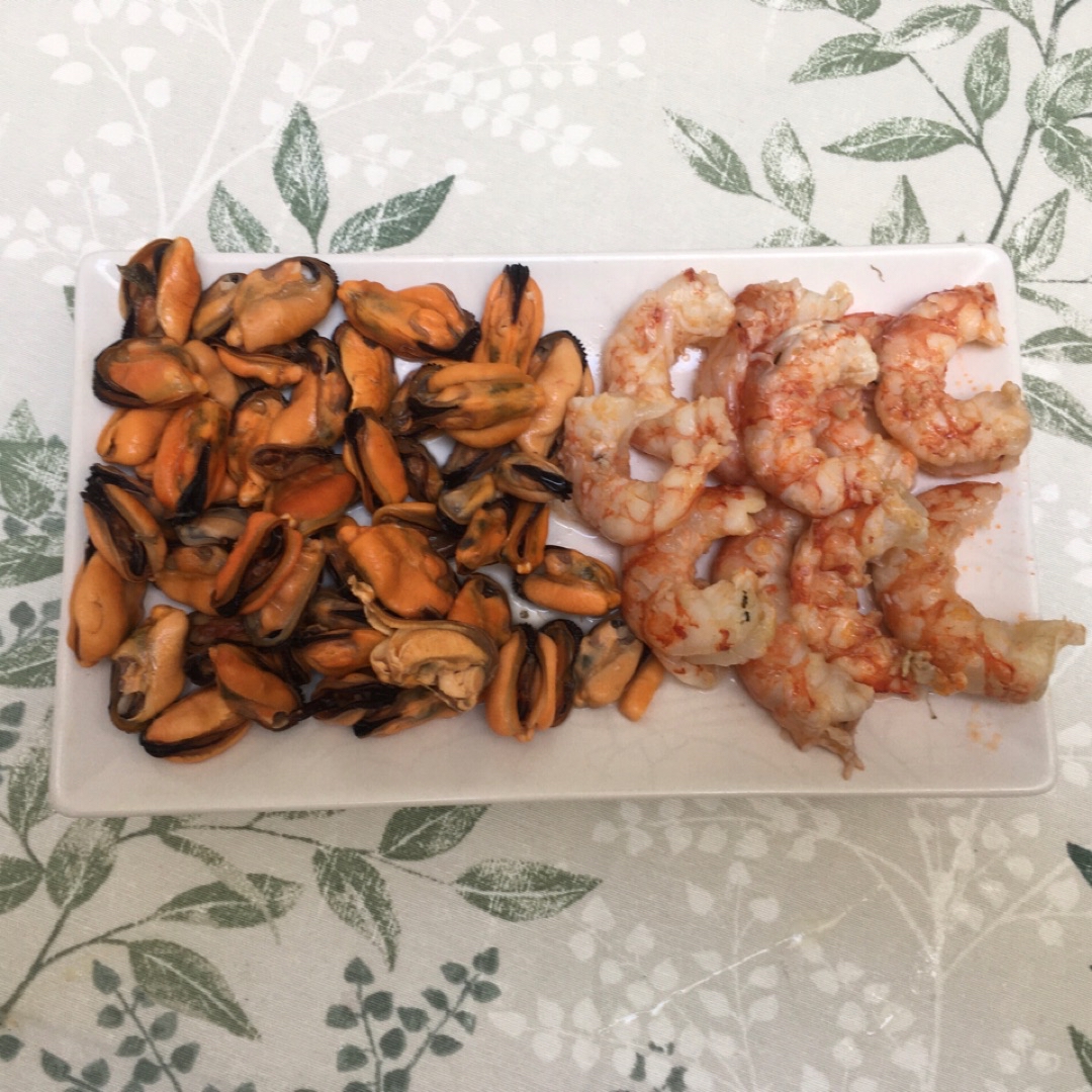 Arroz con gambon y clochinas Paso 1 Arroz con gambon y clochinas Paso 1