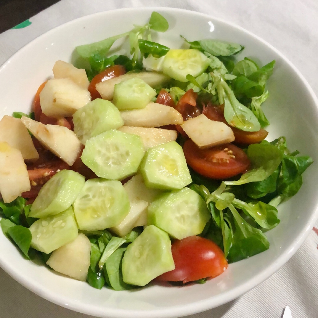Ensalada de pera y cherrys Ensalada de pera y cherrys