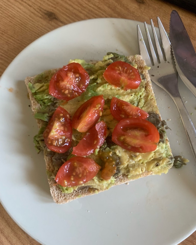 Tostadas de aguacate y tomate Tostadas de aguacate y tomate