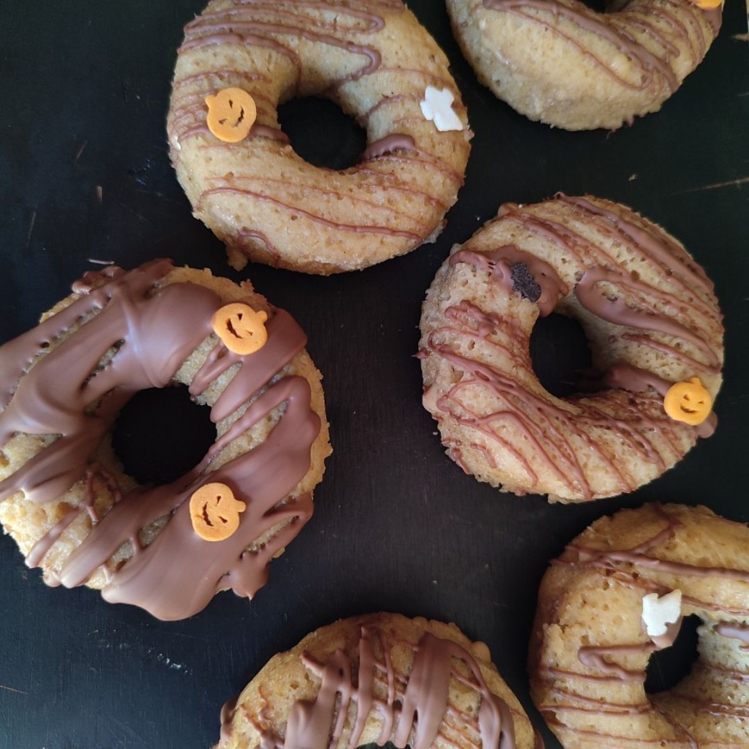 Donuts al micro rellenos de crema de avellanas. Donuts al micro rellenos de crema de avellanas.