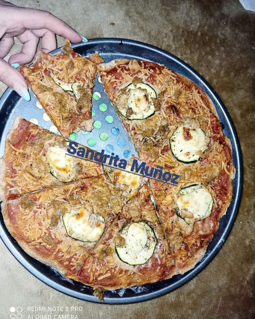 Pizza de calabacín y atún Pizza de calabacín y atún