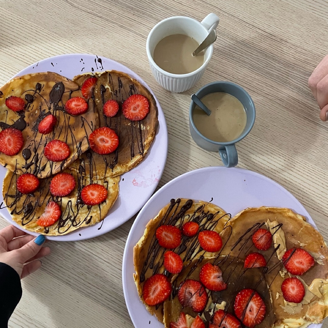 Tortitas de avena con chocolate🍫 y fresas🍓 Tortitas de avena con chocolate🍫 y fresas🍓