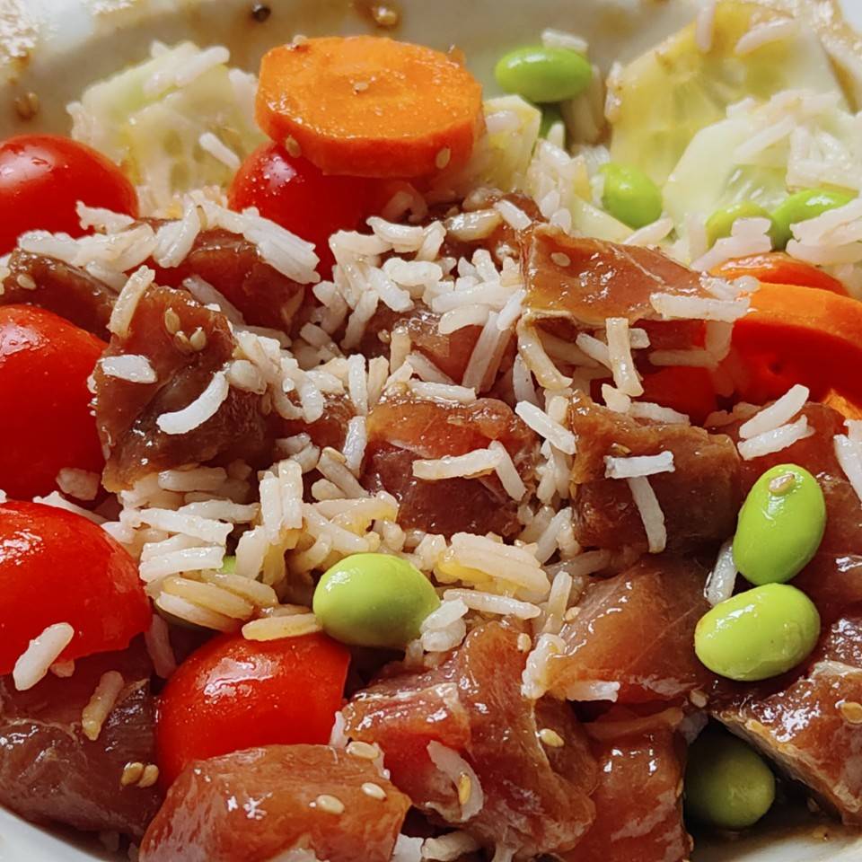 Poke Bowl de Atún marinado y Arroz Basmati 