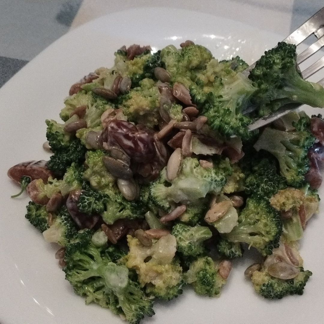 Ensalada de brocolis Ensalada de brocolis