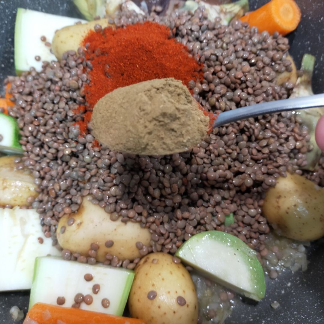 Lentejas con verduras al curry, mijo y kefir especiado Paso 6 Lentejas con verduras al curry, mijo y kefir especiado Paso 6