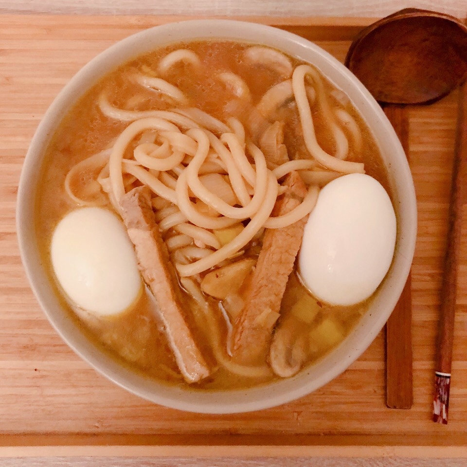 Udón con caldo de pollo Udón con caldo de pollo