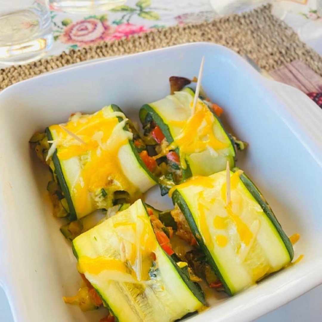 ROLLITOS DE CALABACÍN RELLENOS DE VERDURAS 😋 ROLLITOS DE CALABACÍN RELLENOS DE VERDURAS 😋