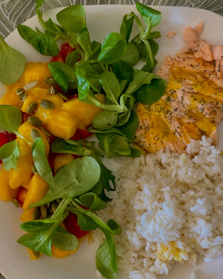 Salmon con arroz y mango Salmon con arroz y mango