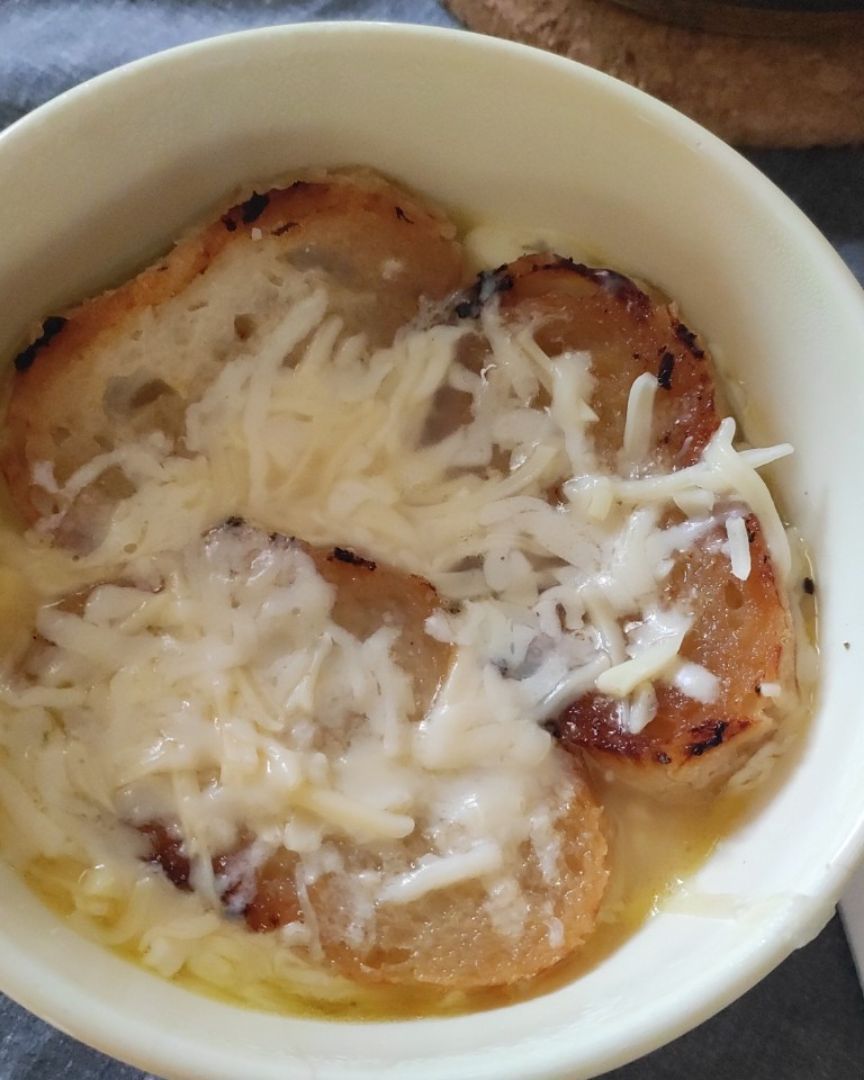 Sopa de cebolla con queso Sopa de cebolla con queso