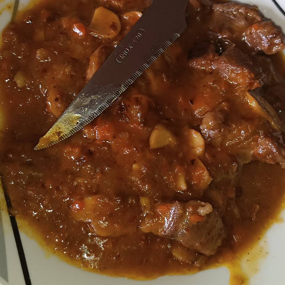 Carrillada con pimientos y champiñón Carrillada con pimientos y champiñón