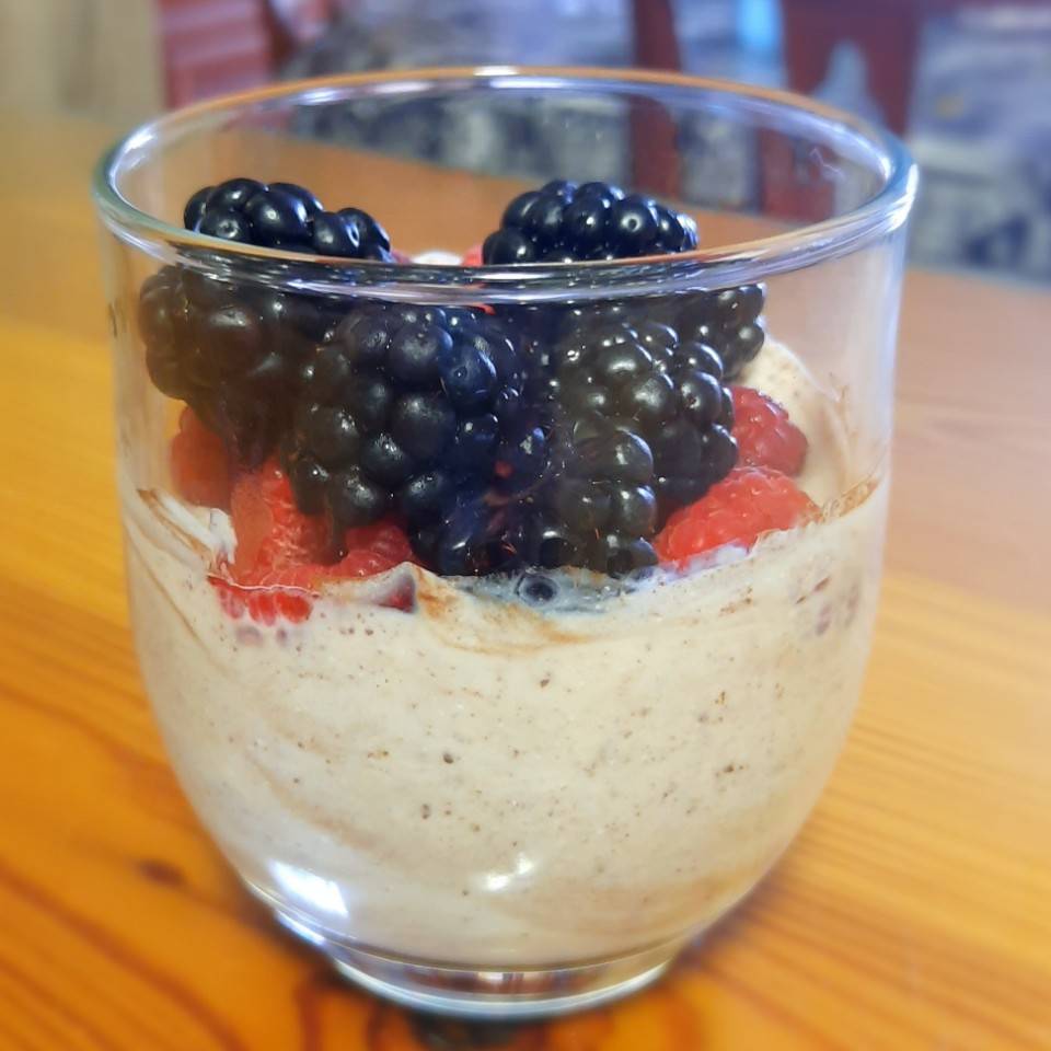 Yogur vegetal con frutos del bosque