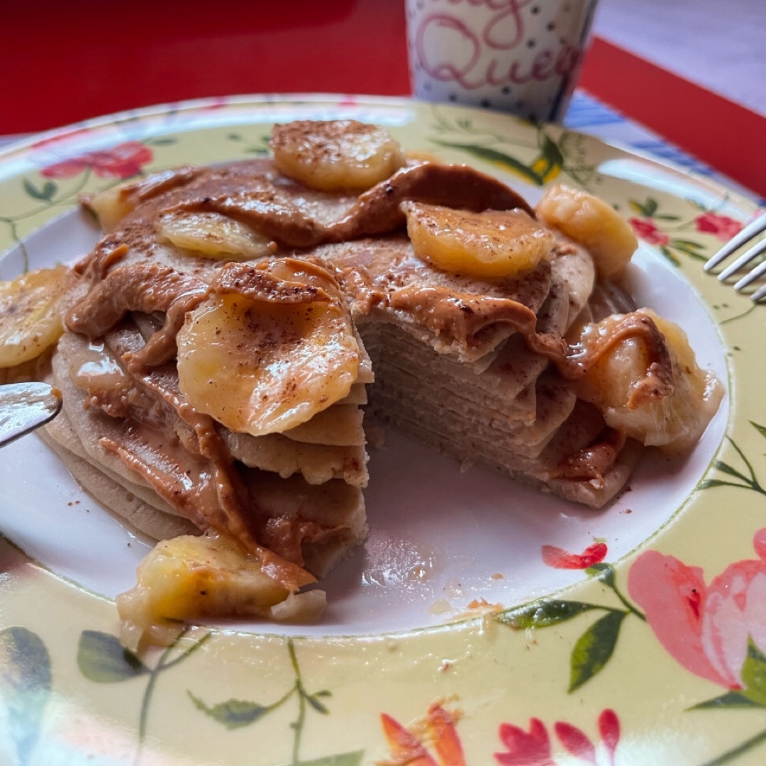 Tortitas de avena con plátano y crema de cacahuete. 🥞 