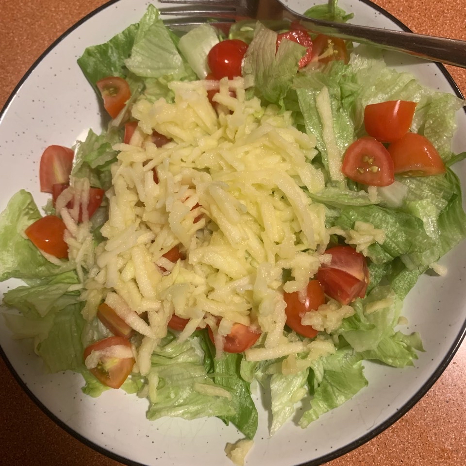 Ensalada con Cherrys y manzana Ensalada con Cherrys y manzana