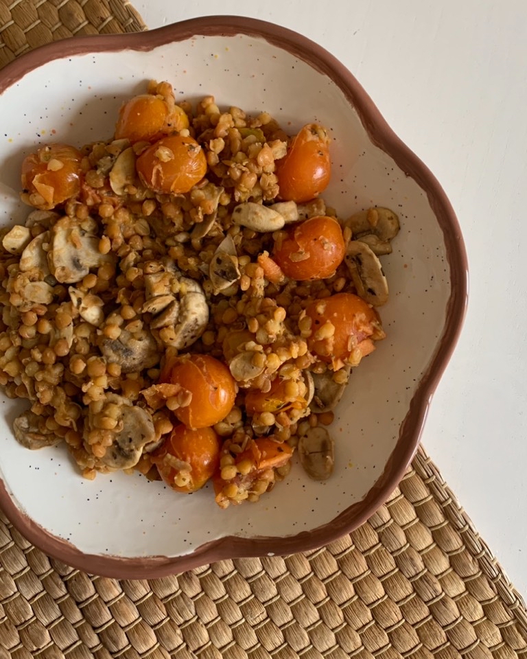 Lentejas con tomate y champiñones 