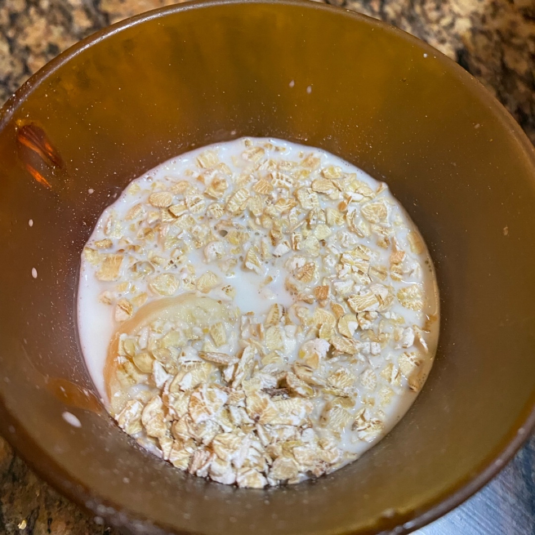 avena instantánea de chocolate al microondas saludable Paso 2 avena instantánea de chocolate al microondas saludable Paso 2