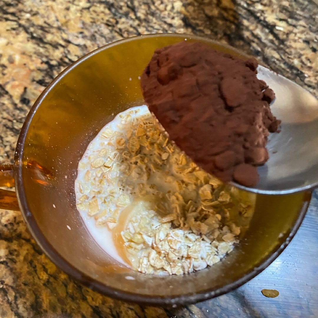 avena instantánea de chocolate al microondas saludable Paso 3 avena instantánea de chocolate al microondas saludable Paso 3