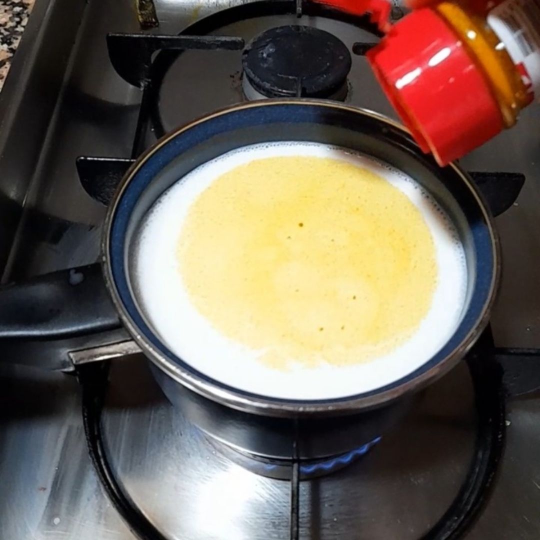 Cúrcuma latte dominguero ☕ Paso 1 Cúrcuma latte dominguero ☕ Paso 1