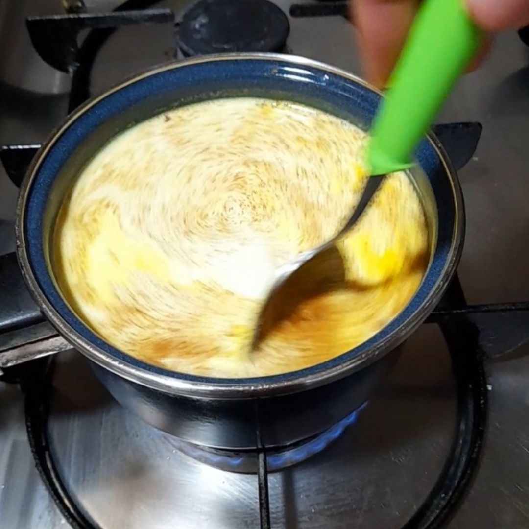 Cúrcuma latte dominguero ☕ Paso 3 Cúrcuma latte dominguero ☕ Paso 3