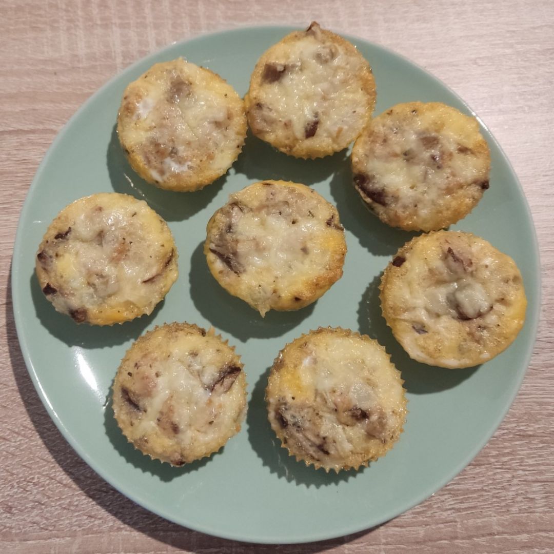 Mini quiches de champiñón y atún Mini quiches de champiñón y atún