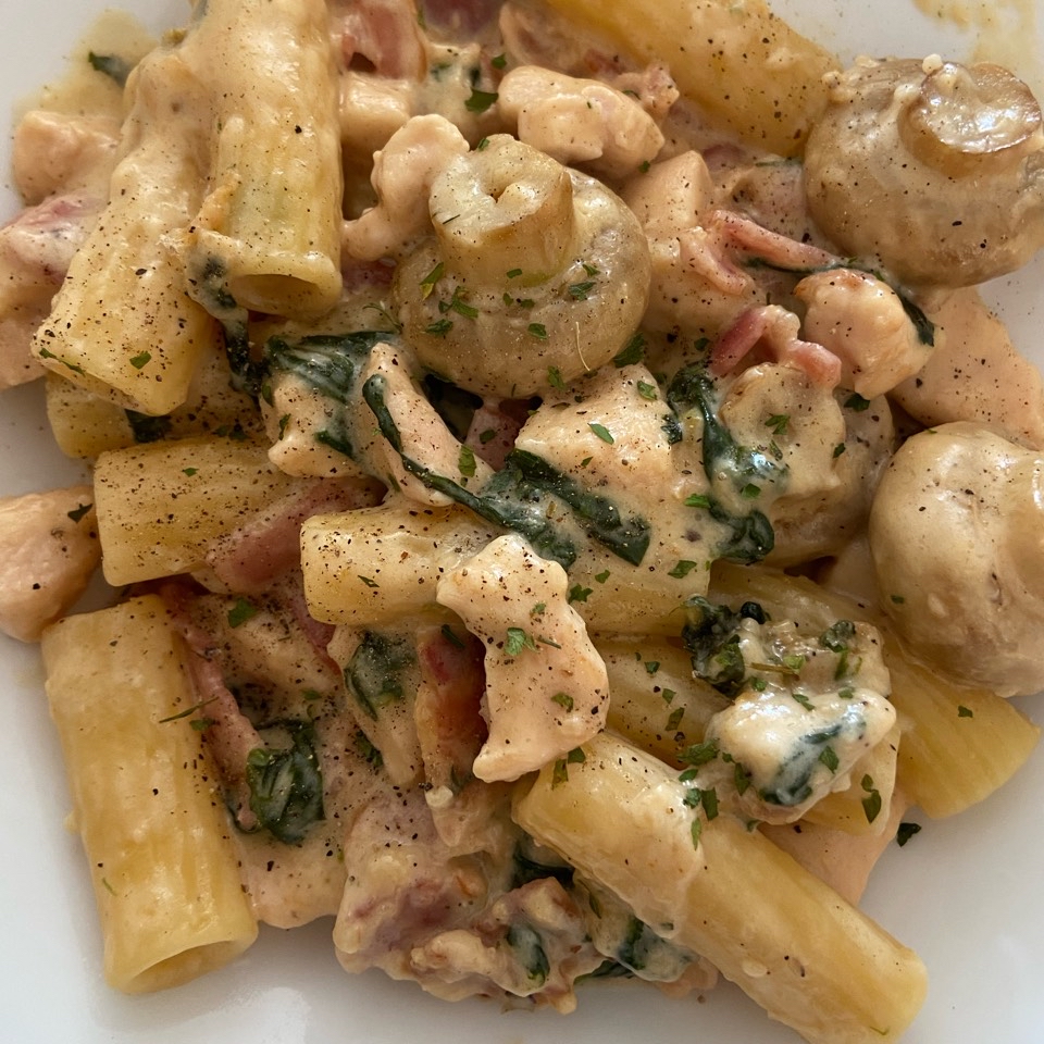 Macarrones con champis y espinacas Macarrones con champis y espinacas