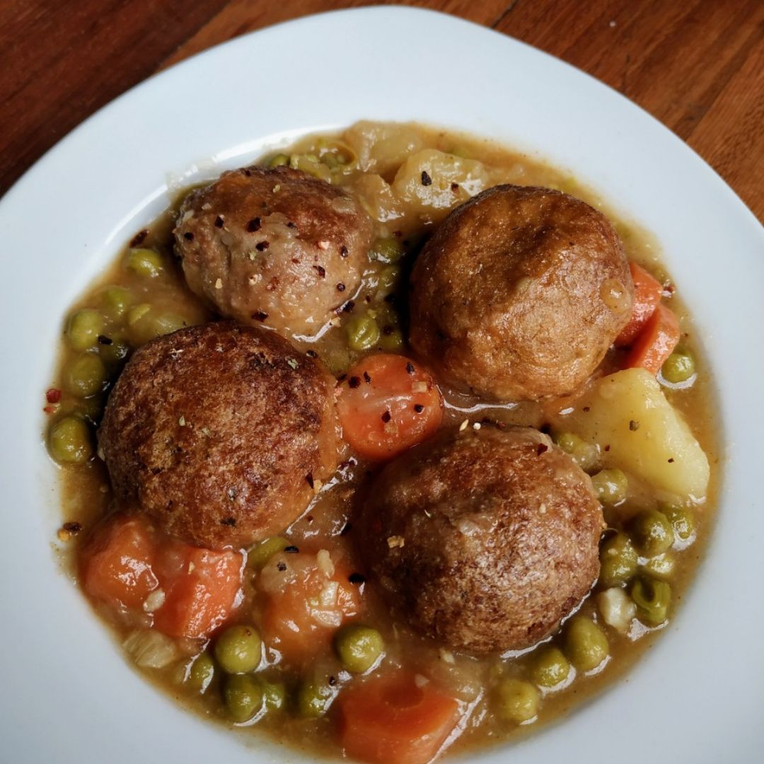 Albóndigas de soja en salsa española. Albóndigas de soja en salsa española.