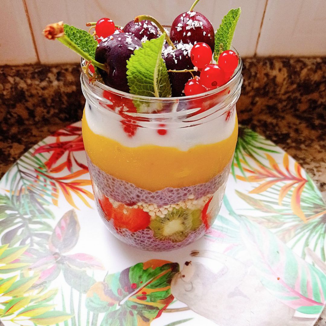 Tarritos de pudin de chía con frutas variadas 🥭🍒🥝🍓🫐