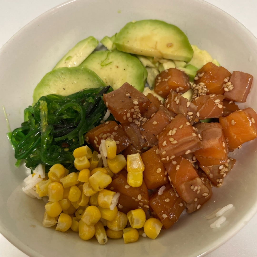 Poke de salmón Poke de salmón