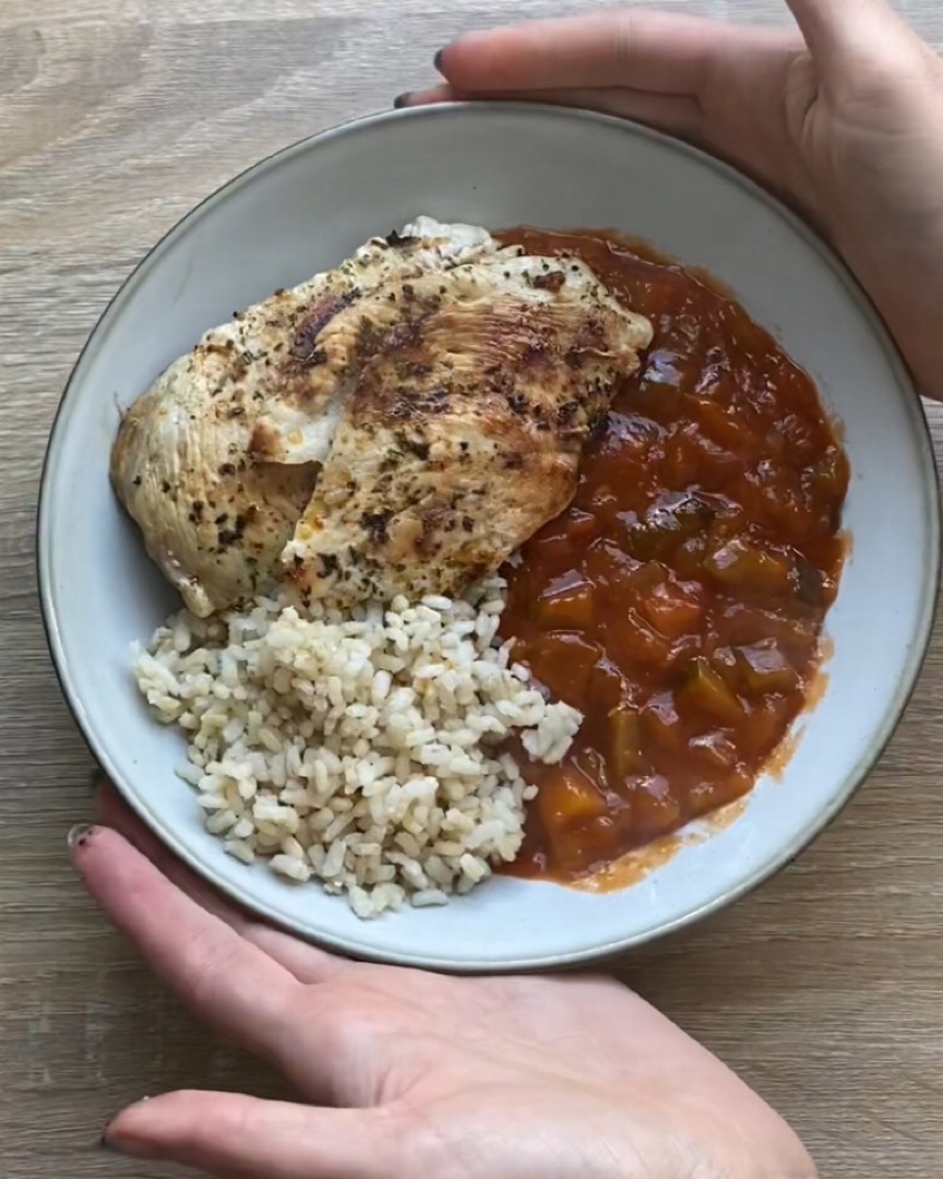 Pollo con pisto y arroz Pollo con pisto y arroz