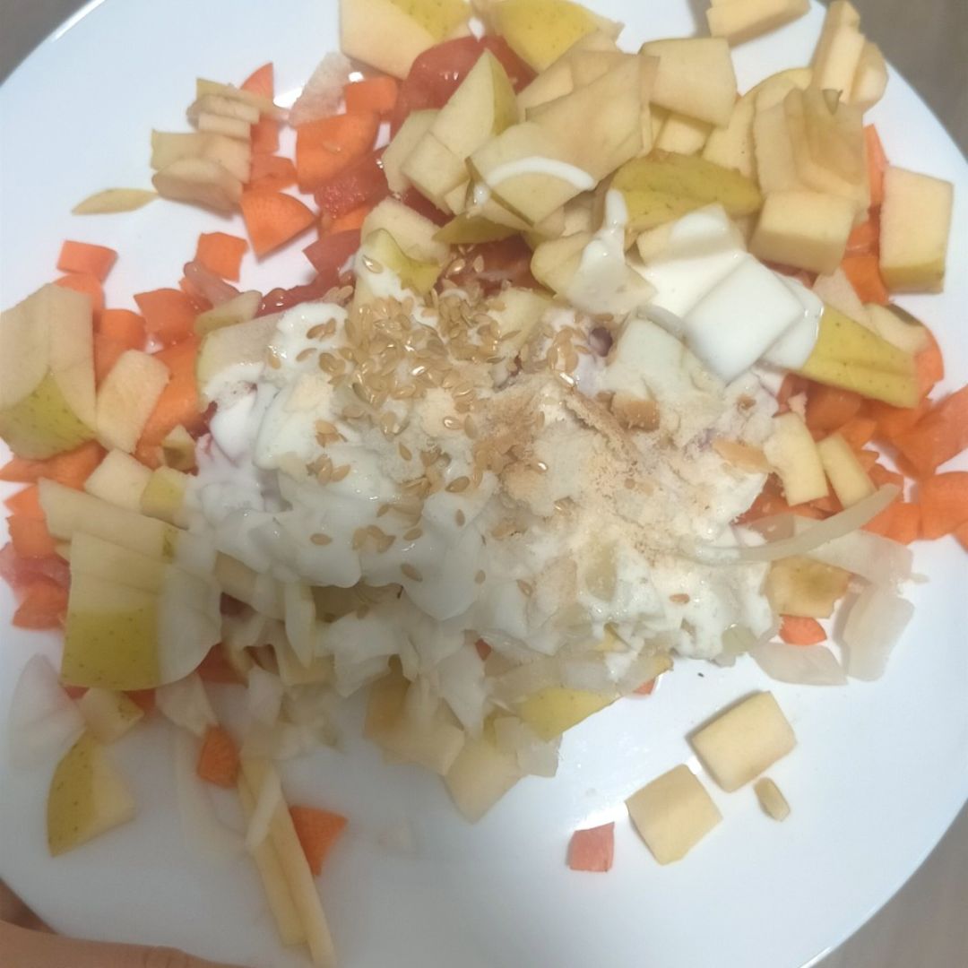 Ensalada de manzana con salsa yogur 🥗 Paso 4 Ensalada de manzana con salsa yogur 🥗 Paso 4