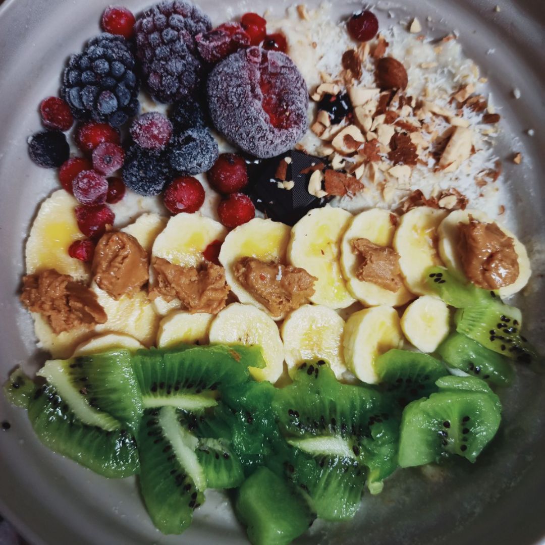 GACHAS DE AVENA CON FRUTAS Y FRUTOS SECOS