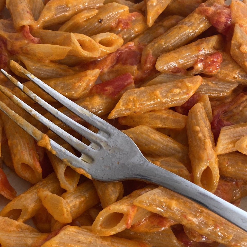 Pasta integral con tomate natural