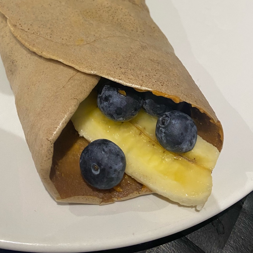 Crepe de plátano y arándanos 