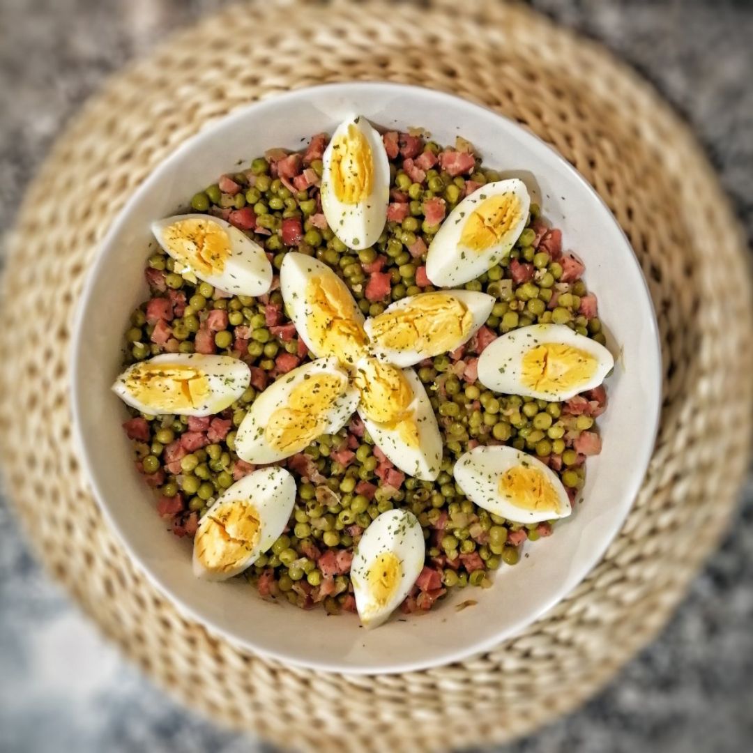 Guisantes con jamón y huevo Guisantes con jamón y huevo