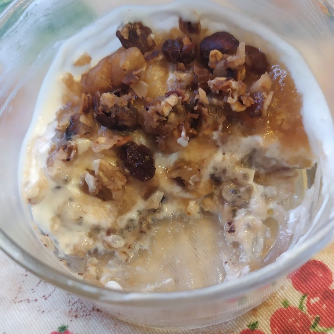 Cheesecake-porridge con granola Cheesecake-porridge con granola