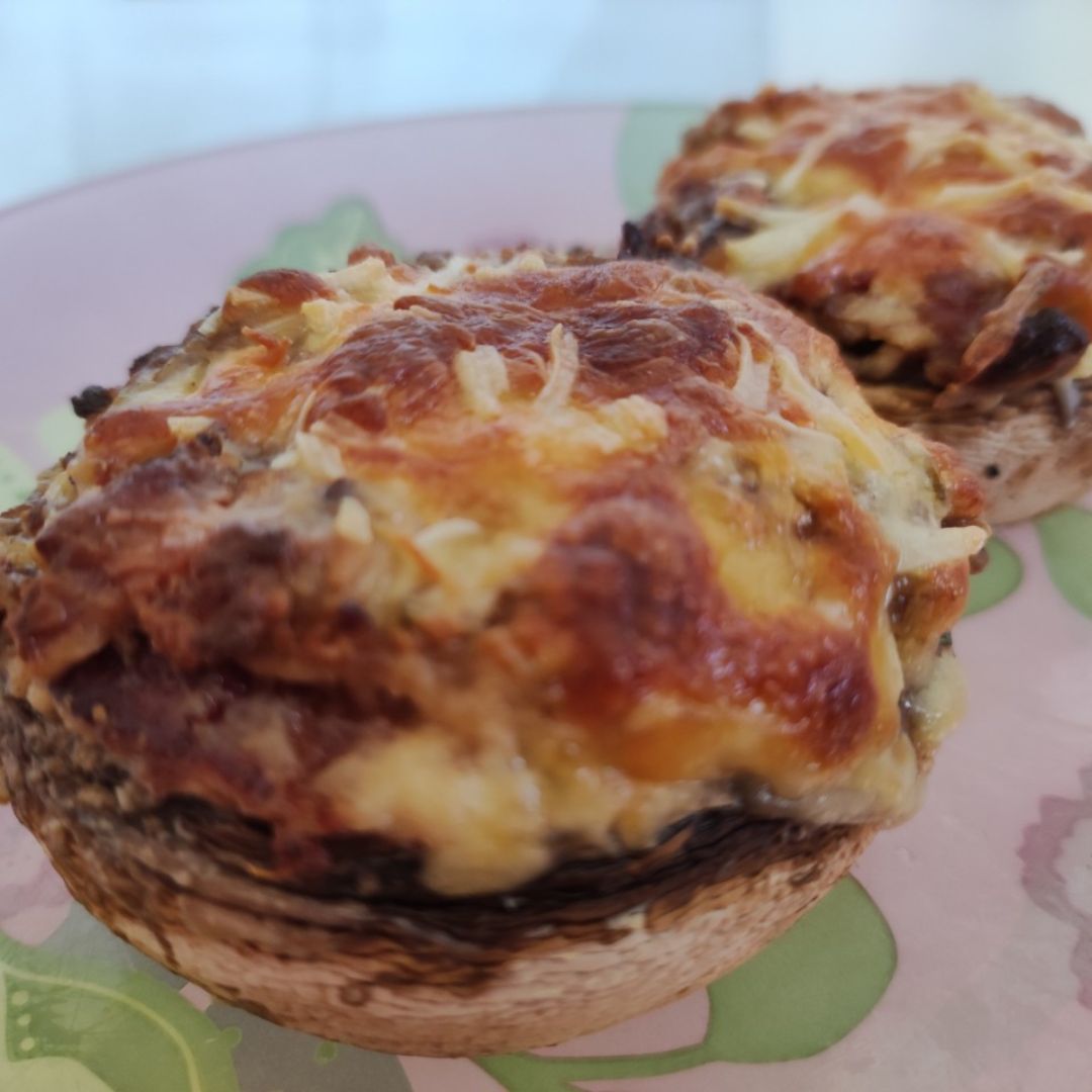 Champiñones rellenos keto