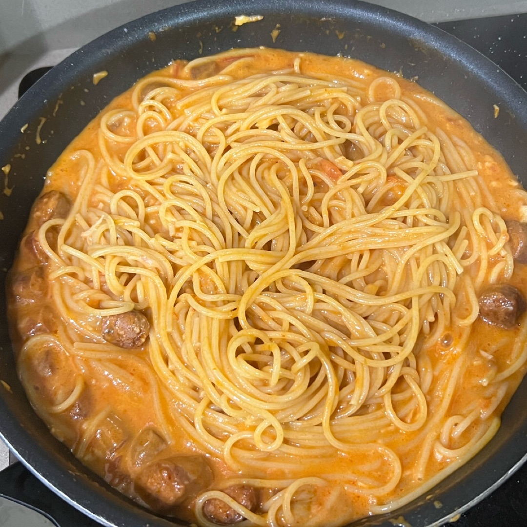Espaguetis con tomate Espaguetis con tomate