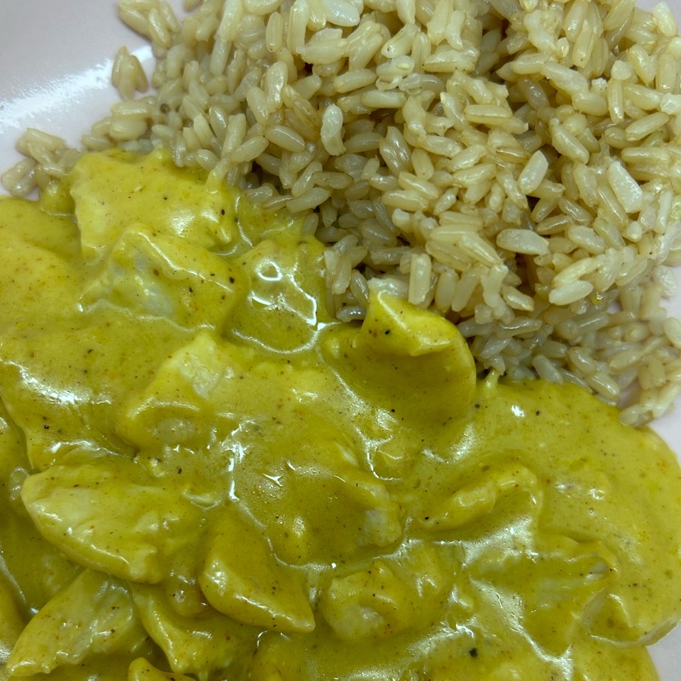 Pollo al curry con arroz integral Pollo al curry con arroz integral