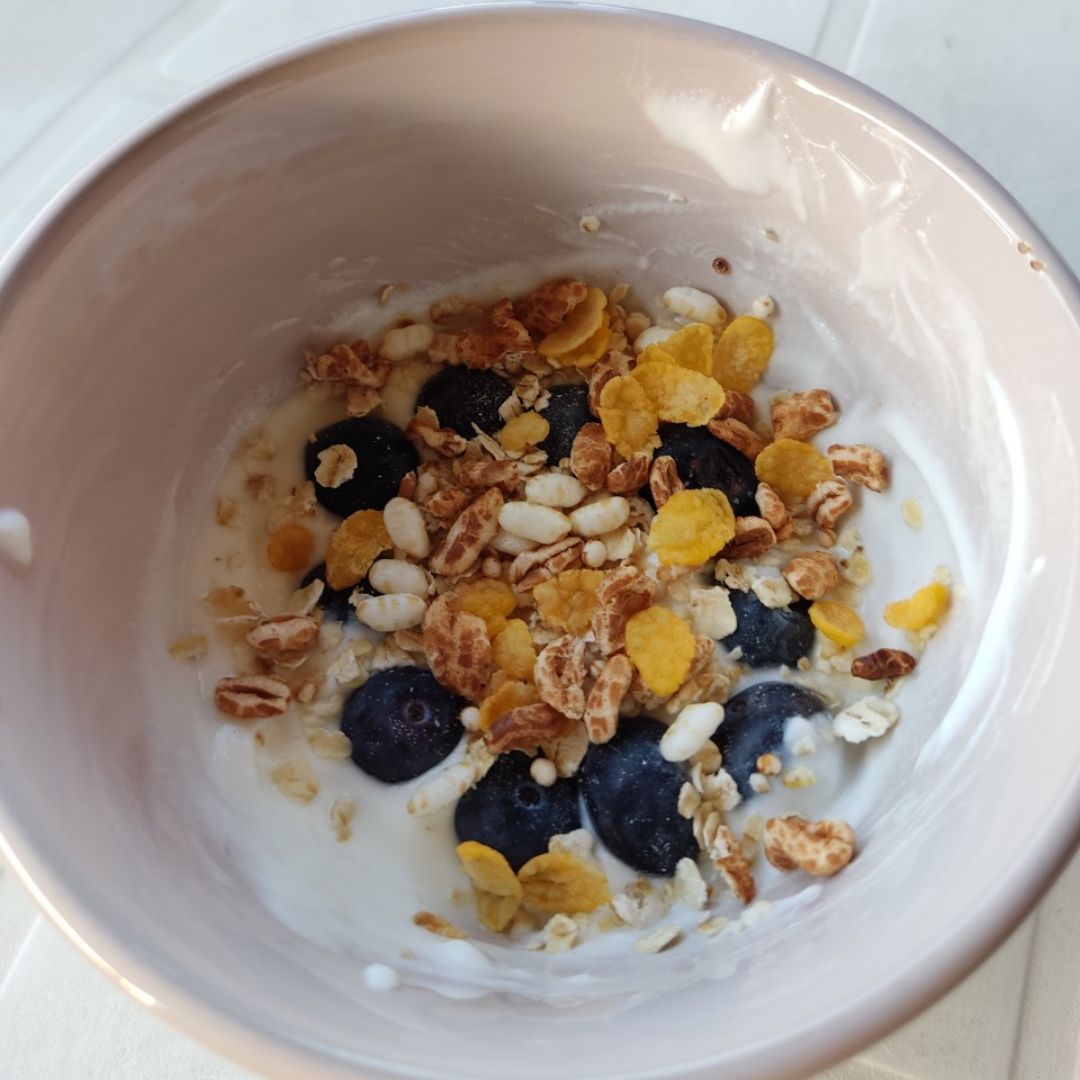 Yogur con arándanos... Yogur con arándanos...