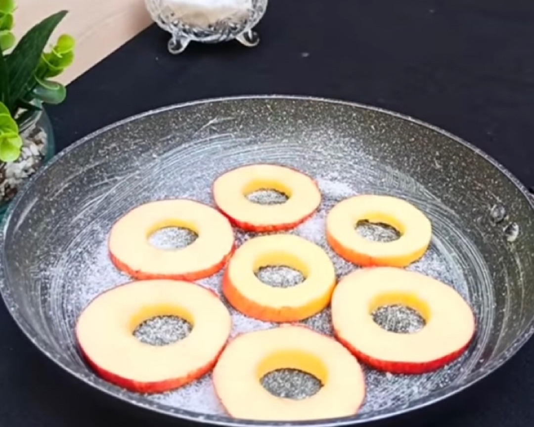 Bizcocho de Manzana (Sin horno) Paso 1 Bizcocho de Manzana (Sin horno) Paso 1