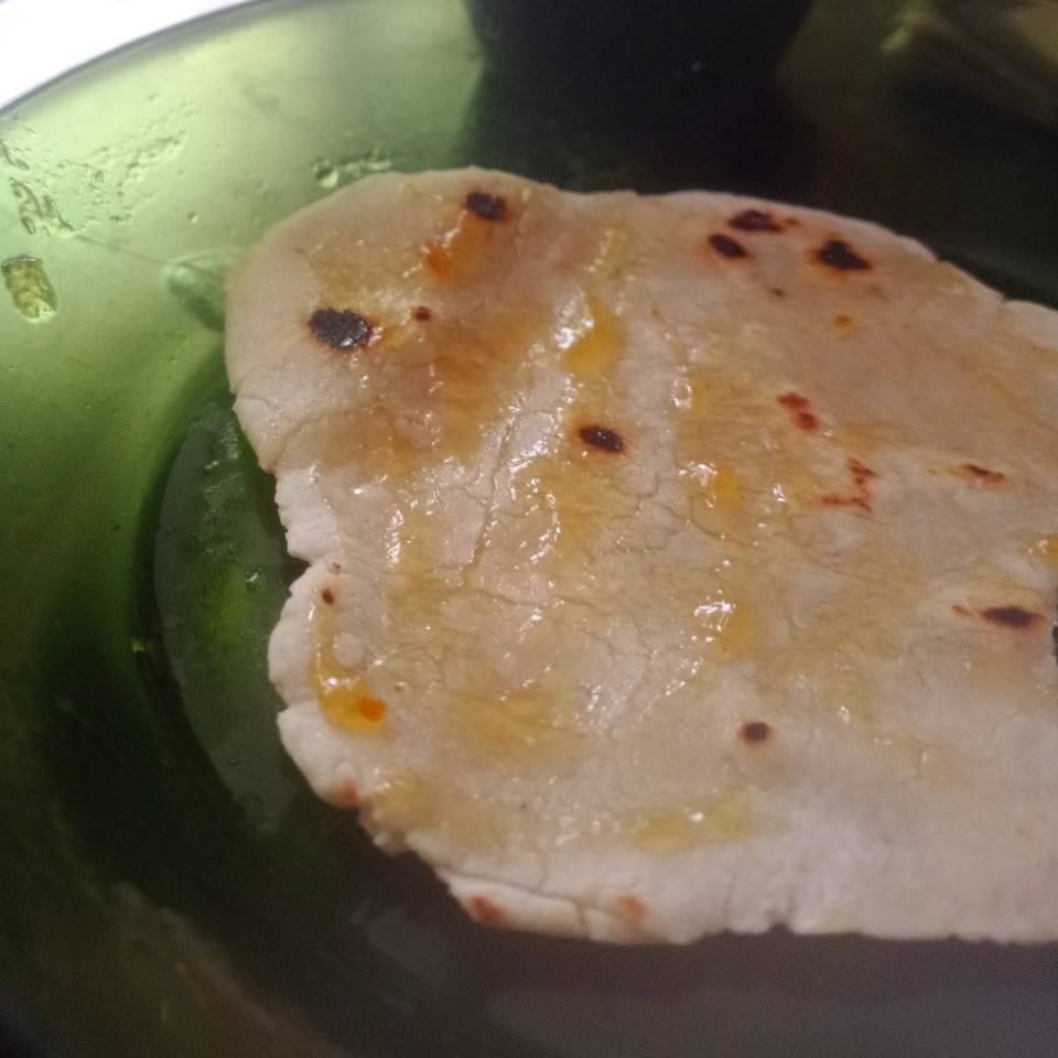 Tortilla de harina de arroz con mermelada de naranja amarga Tortilla de harina de arroz con mermelada de naranja amarga