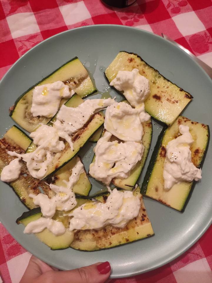 Calabacín con burrata.
