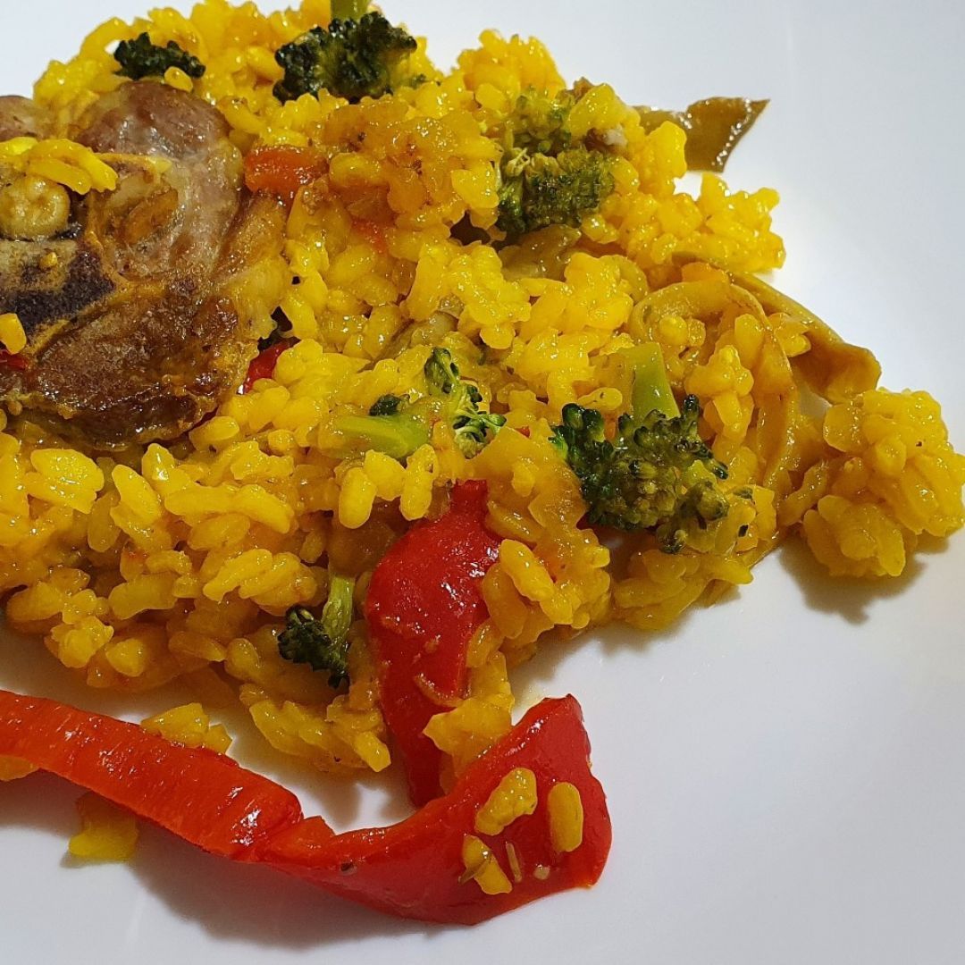 Arroz con verduras y cuello de cordero Arroz con verduras y cuello de cordero