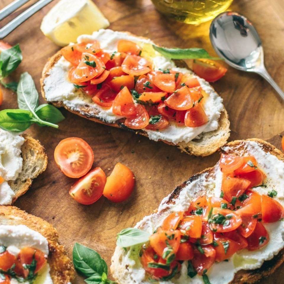 Tostada de queso y tomate 🍅 🧀