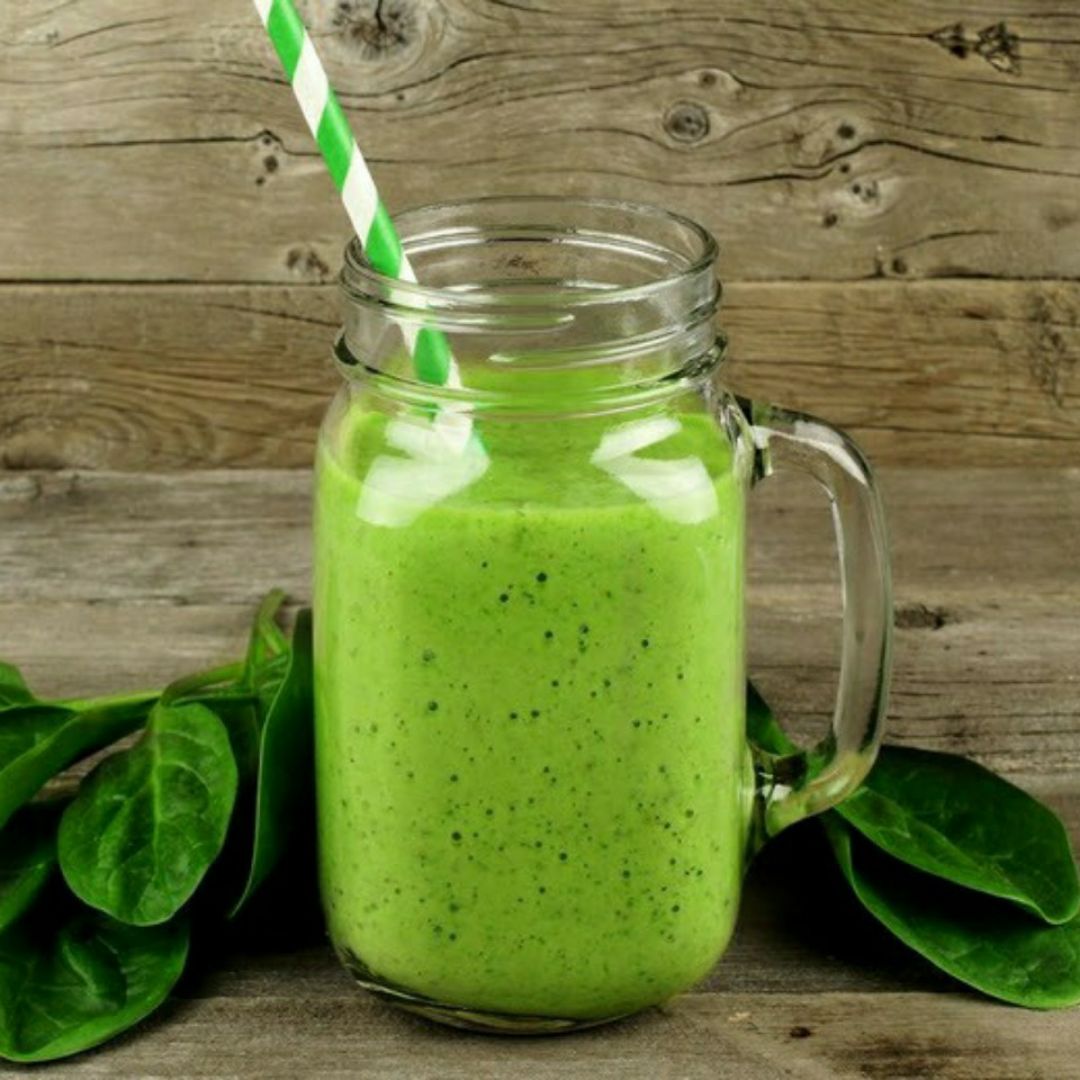 Batido de espinacas, naranja y kiwi Batido de espinacas, naranja y kiwi