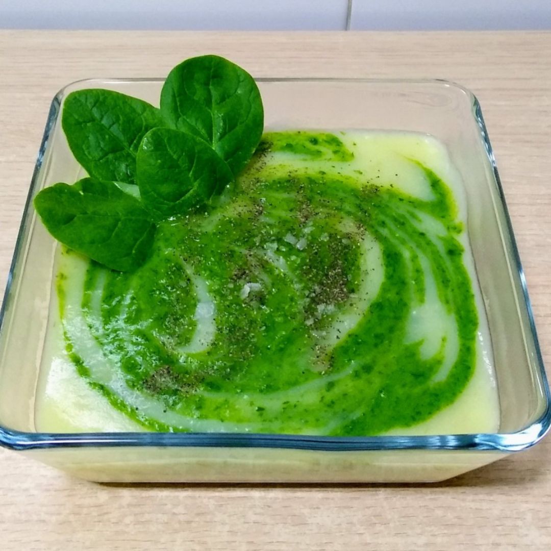 Crema de patatas, hinojo y espinacas. Crema de patatas, hinojo y espinacas.