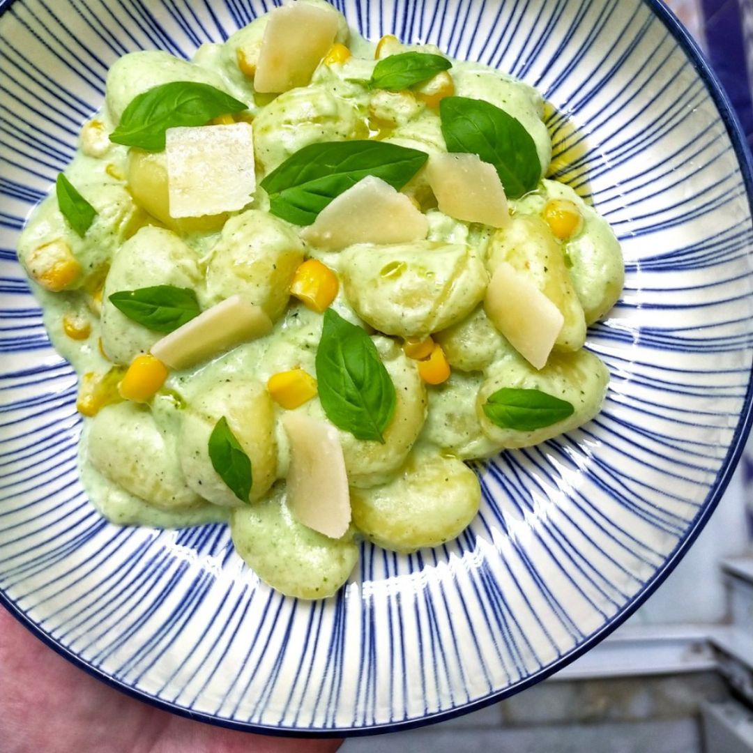 Gnocchi en salsa cremosa de albahaca y maíz 💚 Paso 4