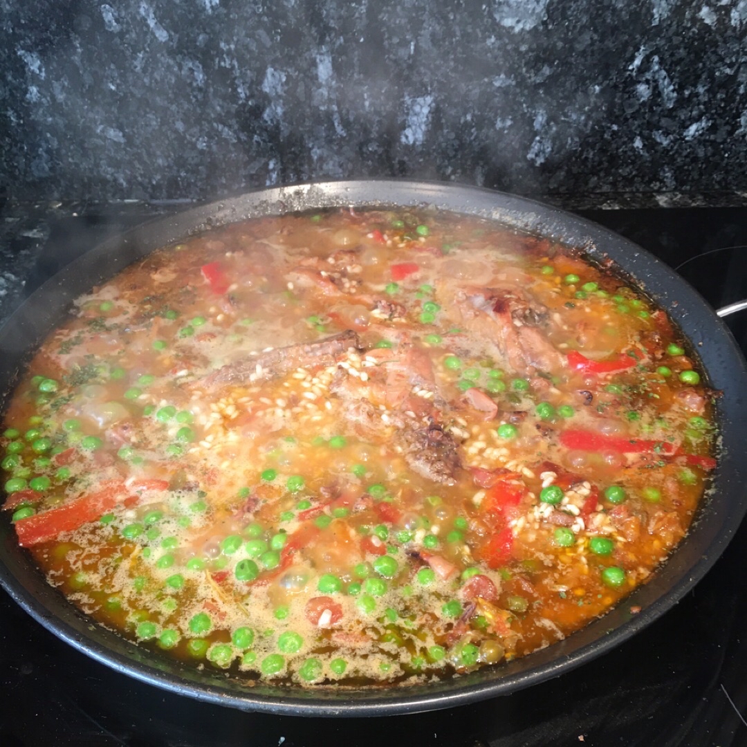 Paella mar y montaña