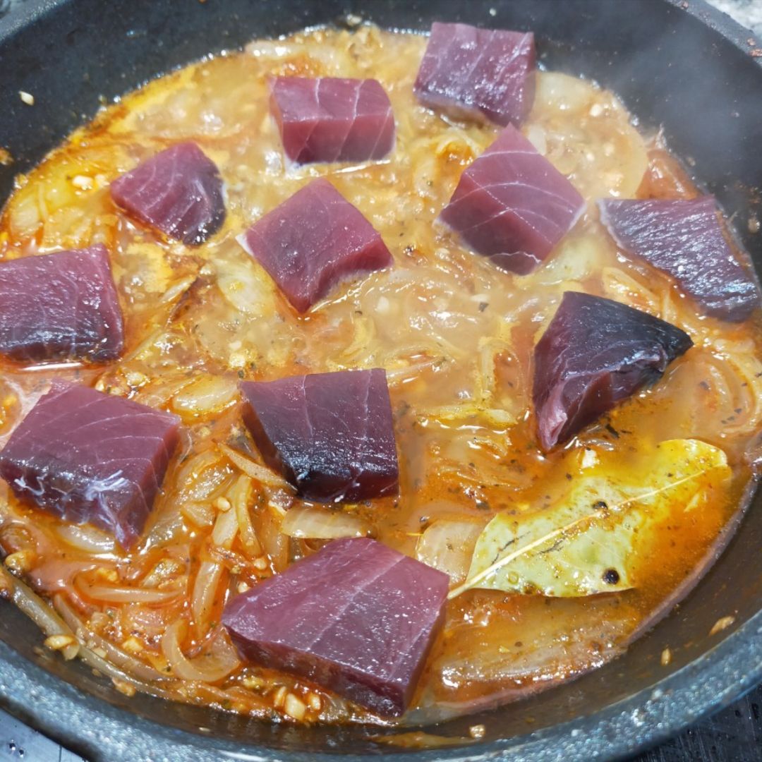 Atún rojo "encebollao" con hummus Paso 5 Atún rojo "encebollao" con hummus Paso 5
