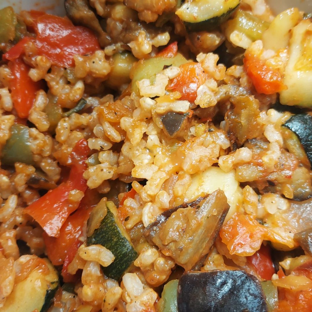 Pisto de verduras con arroz integral Pisto de verduras con arroz integral