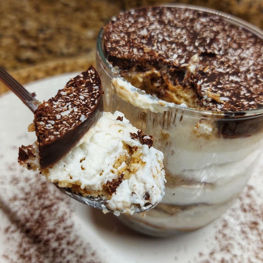 TIRAMISÚ DE TORTITAS CON CREMA DE COCO TIRAMISÚ DE TORTITAS CON CREMA DE COCO